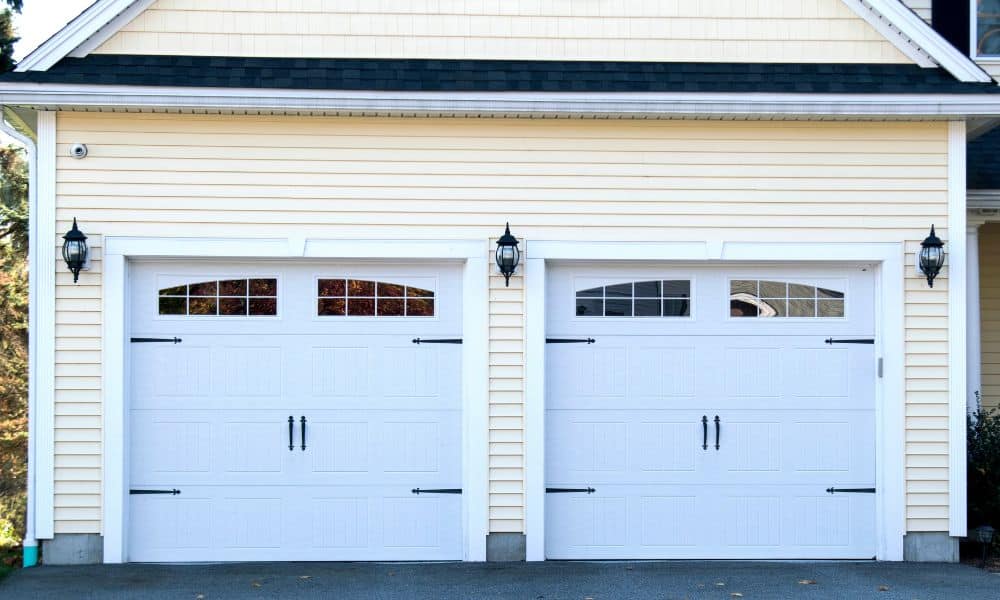 Residential Garage door repair vs replacement: Which is the best option for you?