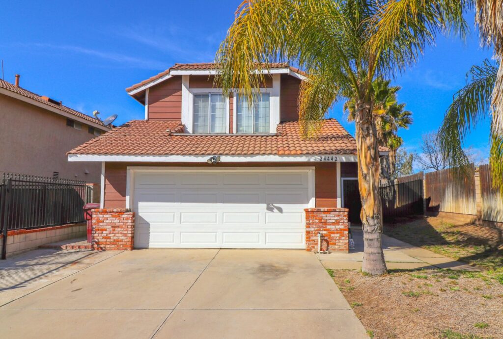 Is It Time for Garage Door Replacement in Portland? Key Warning Signs